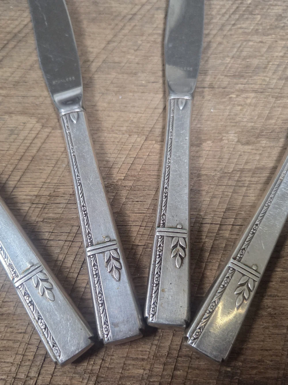 Vintage (4) Oneida Prestige Grenoble Silverplate Table Knife Knives ~ Bin RR